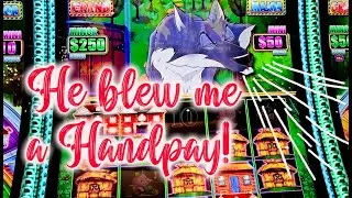 The Huff and Even More Puff super hat bonus and a handpay!