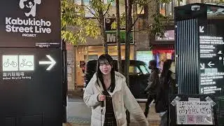 Singer at kabuchicho, Tokyo