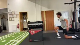 Half kneeling box jump 1 jambe