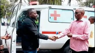 Guverneur BAHATI MUSANGA Erasto a remis une ambulance à l'hôpital général de référence de Masisi 