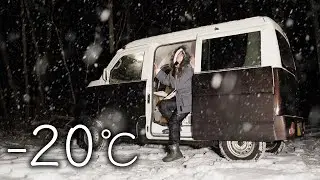 −20℃ Кемпинг на микроавтобусе в красивом снегу.
