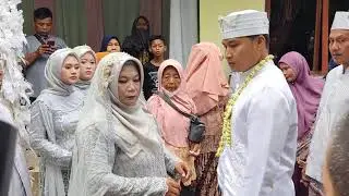 Thola'al Badru 'alaina. (Penyambutan Pengantin Pria)