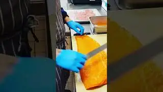 Got that slicing on lox..  #cookingtechnique #smokedsalmon #lox #fishslicing #curedsalmon