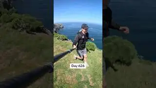 Безумный забег по тропе вдоль скал острова Калифорния 🌊🏝️🏃🏽 #бегпотропе #бег #бегкаждыйдень #бег