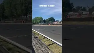Suzuki RGV 250 vj22 fly by on the straight at Brands hatch