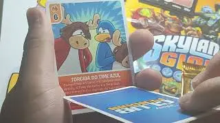 Abrindo pacotinhos de Club Penguin e Skylanders Giants