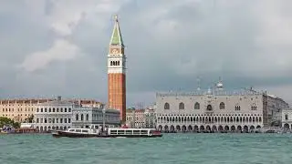 Timelapse of Doges Palace Venice