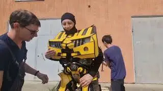 How to put on Transformers BUMBLEBEE costume/ як одягати костюм трансформера Бамблбі