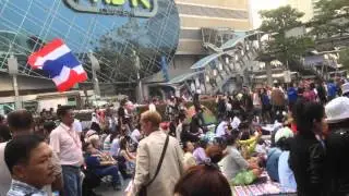 1/23 非常事態宣言が出されたバンコクのデモ・BTSアソーク駅前　デモという名のお祭り