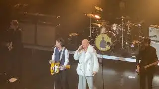Johnny Marr and Tim Booth perform the Iggy Pop classic &ldquo;The Passenger&rdquo; in Saint Paul, MN (10/18/24)