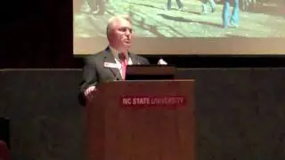 NC State Chancellor Randy Woodson meets Charlotte-area alumni