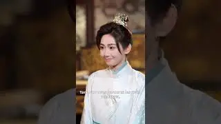 La reine est enceinte. Elle doit choisir le père de l'enfant parmi trois beaux hommes.#250628bxB2