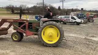 JOHN DEERE 2010 TRACTOR WITH LOADER 704830