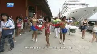Turistas s&atilde;o recebidos com samba no Rio de Janeiro