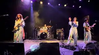 QWER &lsquo;D-Day&rsquo; Rockation live in Brooklyn New York 큐더블유이알 251031 4K