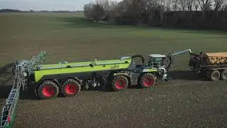 KAWECO 30.000l semi-trailed tanker with CLAAS XERION 4000 SADDLE TRAC and 36m applicator