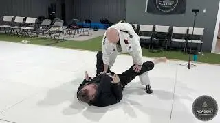 Knee cut pass to knee bar