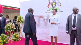 Former speakers of parliament get new cars