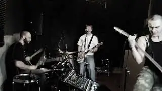 The Grunters - MAD (Official Video)