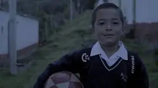 &Kappa;&alpha;&theta;&alpha;&rho;ά &pi;&alpha;&pi;&omicron;ύ&tau;&sigma;&iota;&alpha; / 3 Pies (&tau;&rho;έ&iota;&lambda;&epsilon;&rho;)