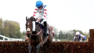 Hitman lands Old Roan Chase as Ricky Hatton remembered at Aintree 👏 | Racing TV