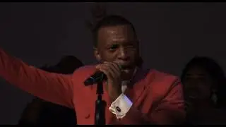 Dumi Mkokstad - Ngcwele Medley (Live at City Hill Church)
