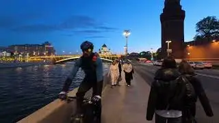 MOSCOW SCENIC TWILIGHT BIKE RIDE ALONG KREMLIN EMBANKMENT.