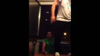 Dans Ederken Camdan D&uuml;şen Adam