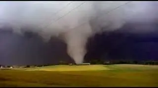 Trąba powietrzna tornado Sztum 14.07.2012 / Tornado in Poland