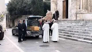 L’ultimo saluto di Teramo a don Davide Pagnottella