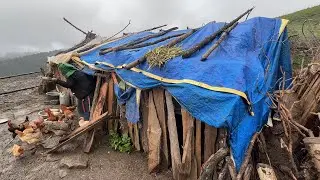 Naturally Beautiful And Peaceful Village Life || Himalayan Shepherds Daily Life Documentary.