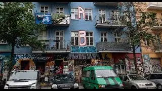 BERLIN: Politiker und Kamerateam in Rigaer Stra&szlig;e angegriffen