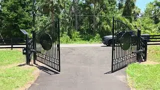 Liftmaster LA500 Dual on a steel gate 