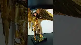 HotToys GOLDEN ARMOR WONDER WOMAN (Deluxe) &ndash; The Amazon Goddess in All Her Glory!