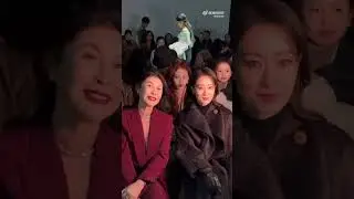 Zhang Xiaofei, Li Landi, and Dong Sicheng watched the show together tonight.