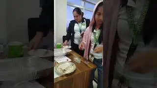 Yong nahulog lng tinapylay mo tpos pagbalik mo ubos na pala yong pansit..#shortvideo#funnyvideo