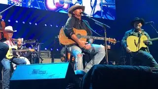 Alan Jackson Front Row Concert