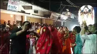 नवरात्र में परिवार के साथ आनंद लेते हुए#youtube #treading #daily #video #youtubevideo #comedy