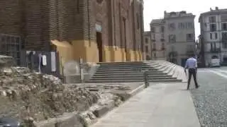 Pavia, il Duomo diventa giallo
