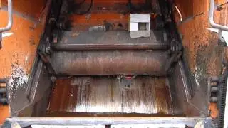 Mercedes Camion + Benne &agrave; ordure - Garbage Truck 2002 194.543 km