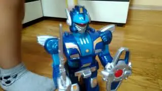 Mighty Warrior распаковка робота. Unpacking robot from Cybotronix