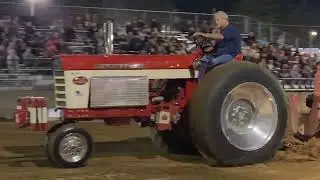 SteveG Farmall 460