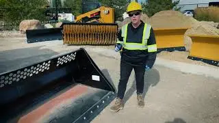 Cat&reg; Snow Bucket