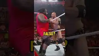 Los Peque&ntilde;os Errores que Hacen Ver Falsa a WWE😓 #shorts #wwe