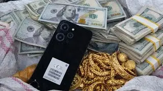 Treasure in the Garbage! Found a Phone  While Dumpster Diving🗑️📱