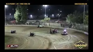 Ashton Torgerson goes for wild ride in Rowdy Energy Nonwing during Turkey Bowl heat Delta Speedway