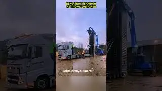 Beko loads garbage into a container truck #beko #excavator #truck #heavy equipment