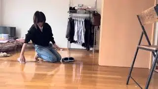 掃除中の腰パンチラ
