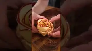Розы из яблочного пирога с булочкой с корицей!