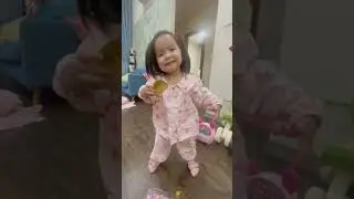 Tiny hands, big hair goals &ndash; my baby girl brushing her hair 🥰